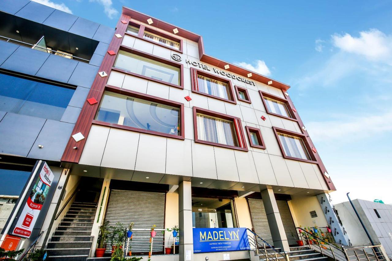 Hotel Woodcrest Zirakpur - Best Family Hotel By - A Unit Of Sidham Group Exterior foto