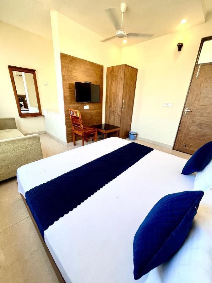 Hotel Woodcrest Zirakpur - Best Family Hotel By - A Unit Of Sidham Group Exterior foto