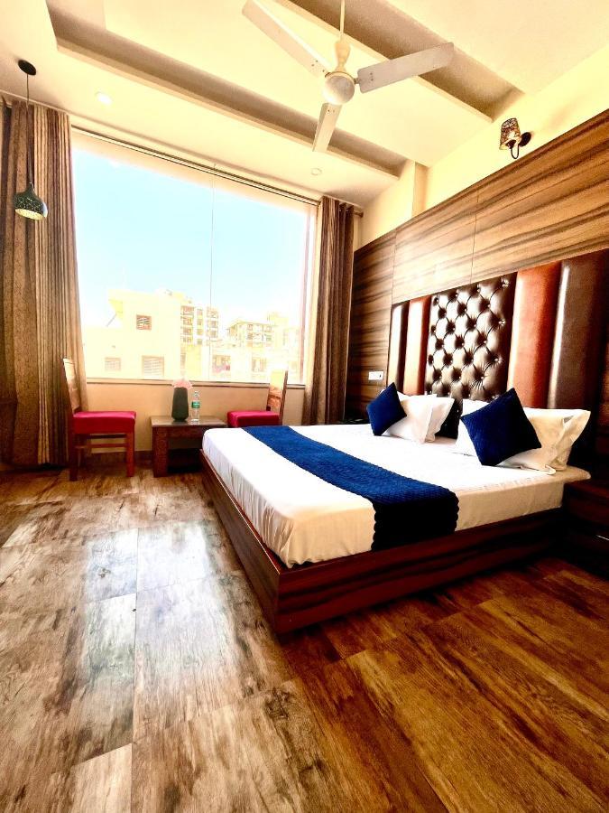 Hotel Woodcrest Zirakpur - Best Family Hotel By - A Unit Of Sidham Group Exterior foto